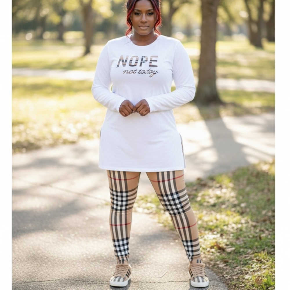 Women's White Graphic Long Sleeve Top